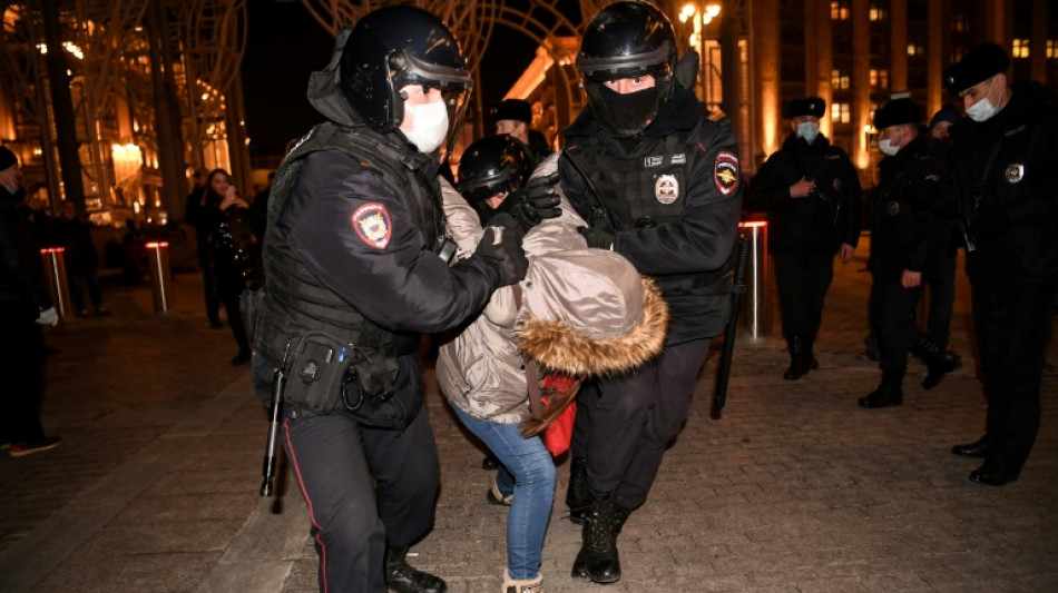 M&aacute;s de 2.500 arrestos en Rusia en protestas contra la intervenci&oacute;n en Ucrania