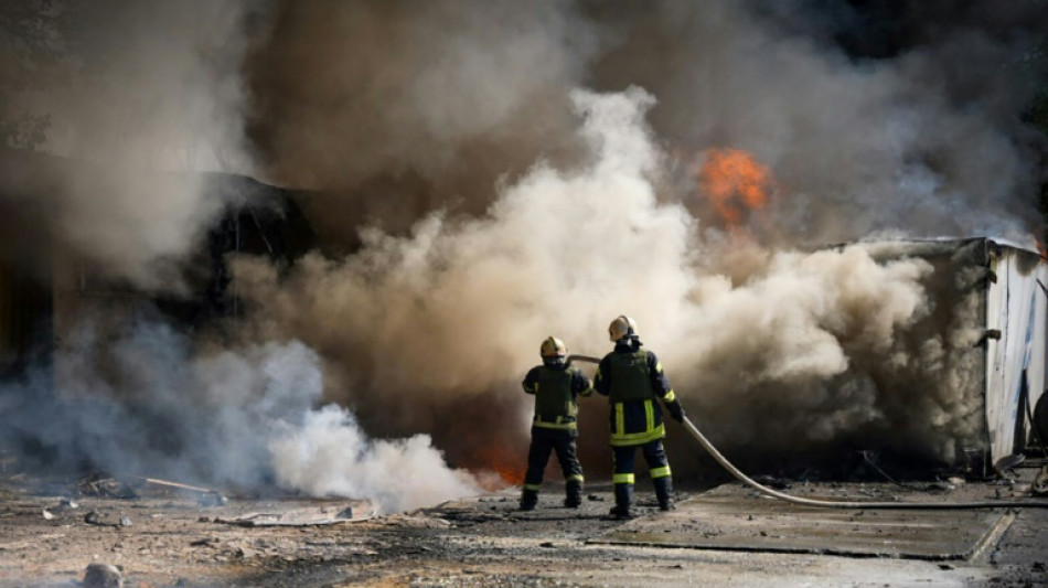 L'Ukraine vis&eacute;e par de nouvelles frappes mortelles au lendemain d'une attaque russe "massive"