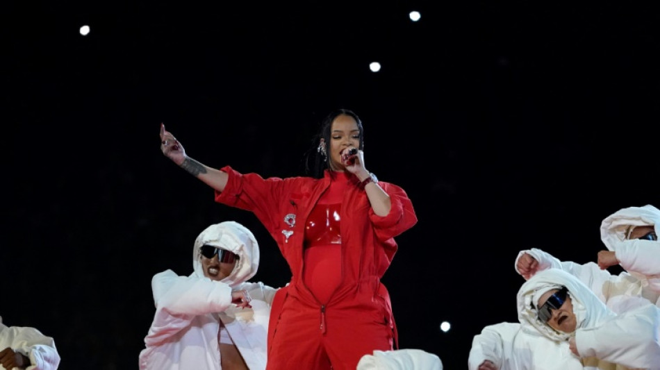 Rihanna revient sur sc&egrave;ne, au Super Bowl, de nouveau enceinte 