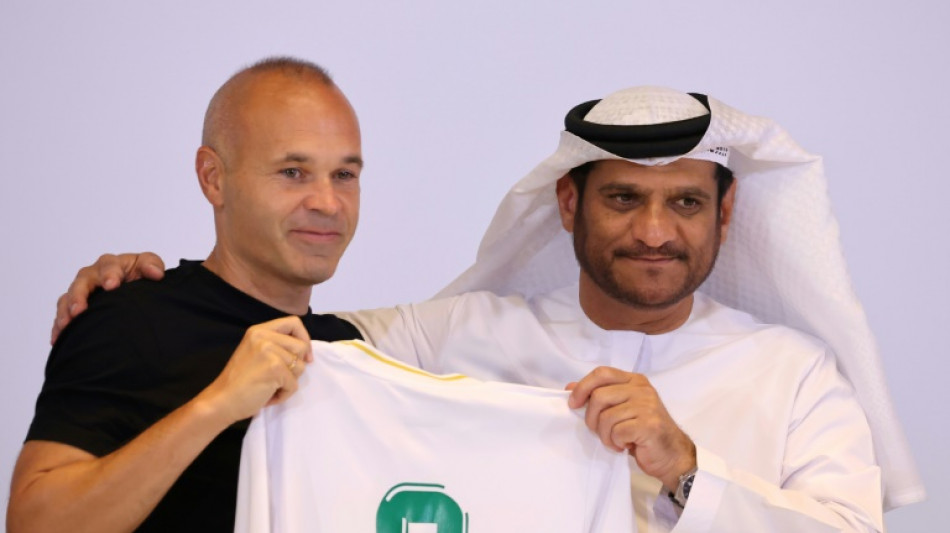 Andr&eacute;s Iniesta ficha por el Emirates FC