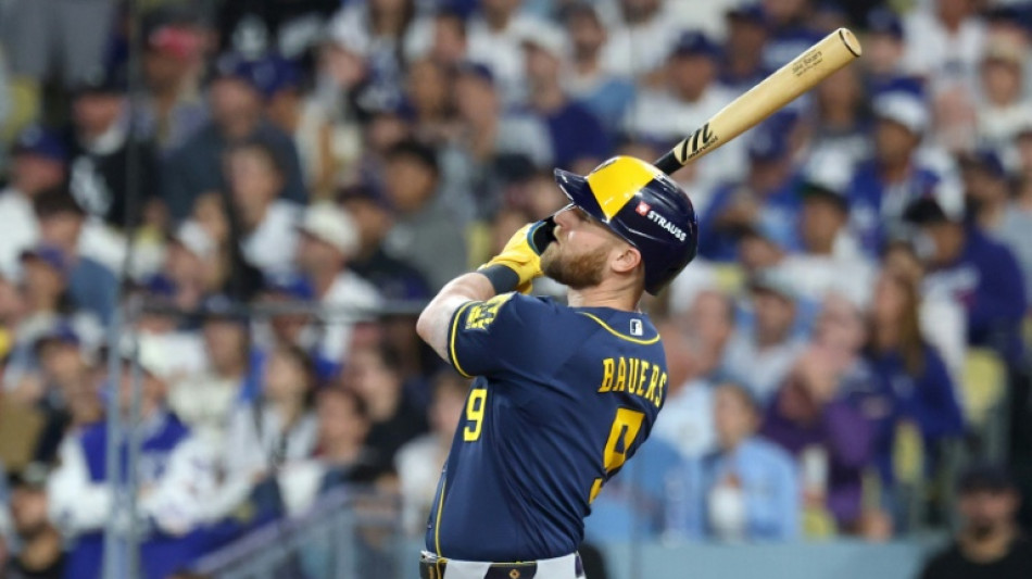 Brewers blasts leave Dodgers on brink