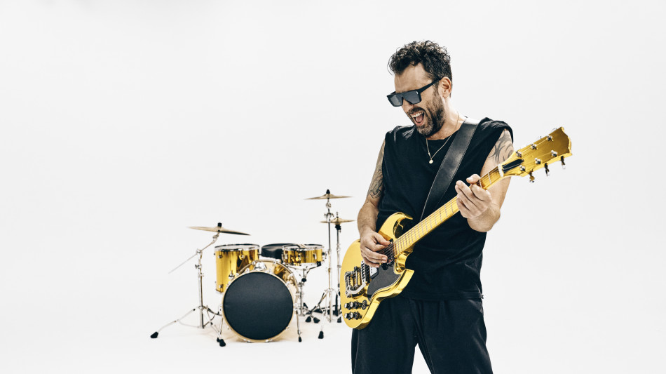 Esce a ottobre Amateur, il nuovo album di Cesare Cremonini. Dal 27 novembre il tour