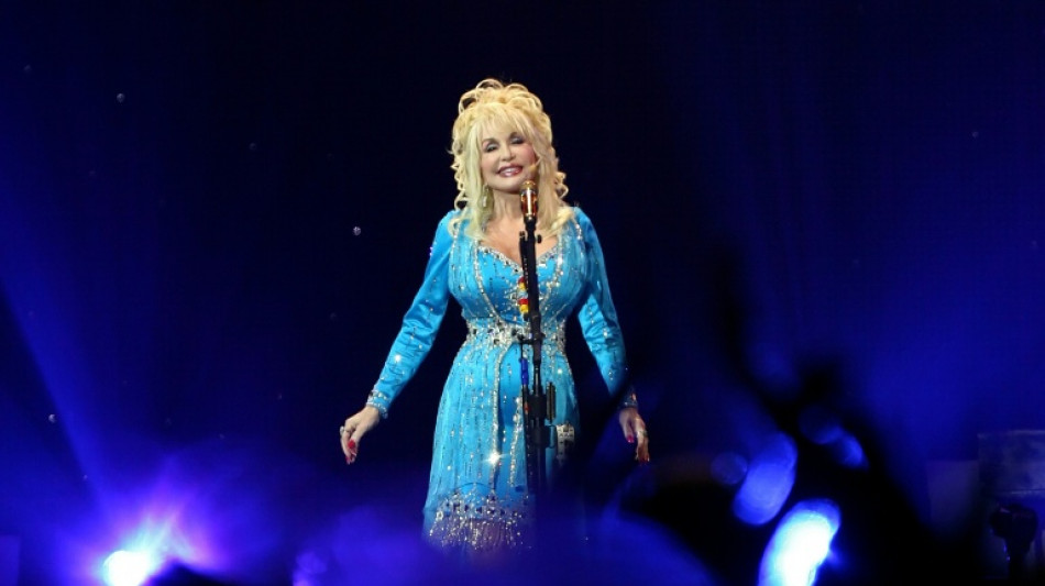 Dolly Parton, l&eacute;gende am&eacute;ricaine de la musique country et "figure f&eacute;d&eacute;ratrice", s'&eacute;teint &agrave; 80 ans