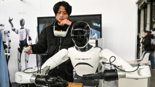 Un robot humanoide chino bate un r&eacute;cord mundial tras caminar durante tres d&iacute;as