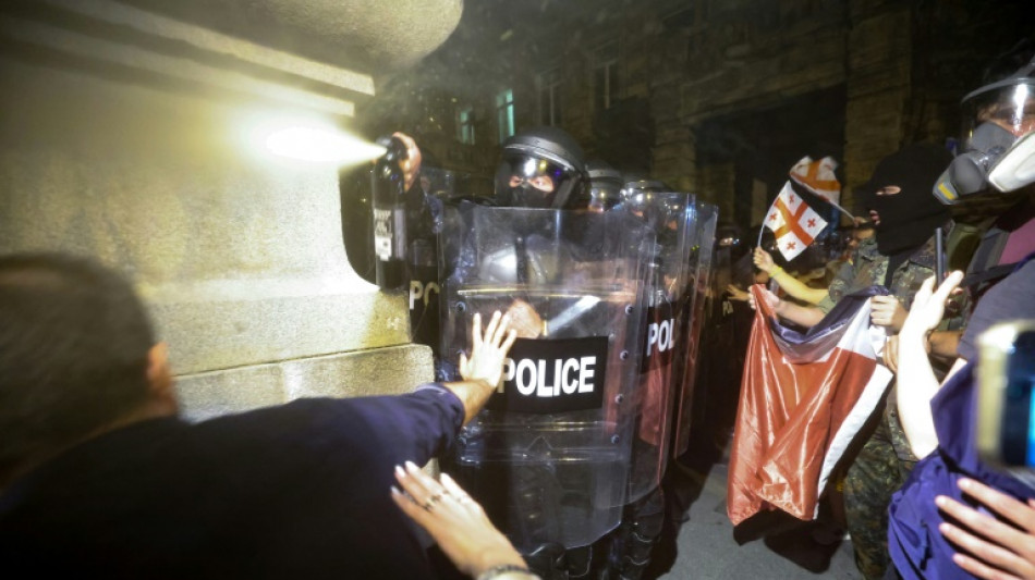 Decenas de detenidos en la represi&oacute;n de las manifestaciones proeuropeas en Georgia