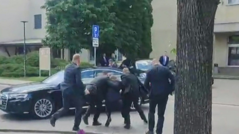 Llamados a una tregua pol&iacute;tica en Eslovaquia tras el atentado contra el primer ministro