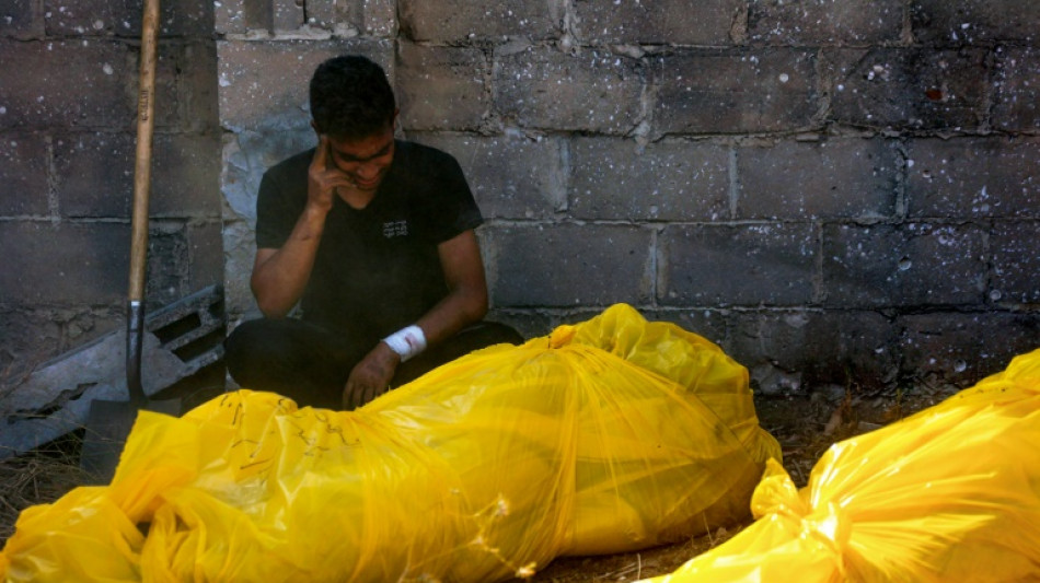 Los rescatistas encuentran decenas de muertos en Ciudad de Gaza tras retirada de tropas israel&iacute;es