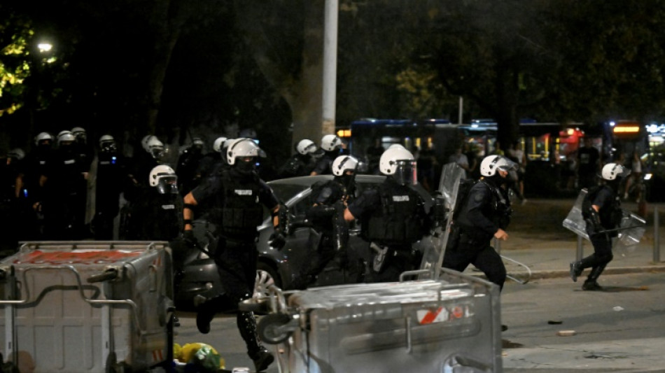 Zusammenstöße und Polizeieinsatz bei regierungskritischen Protesten in Serbien