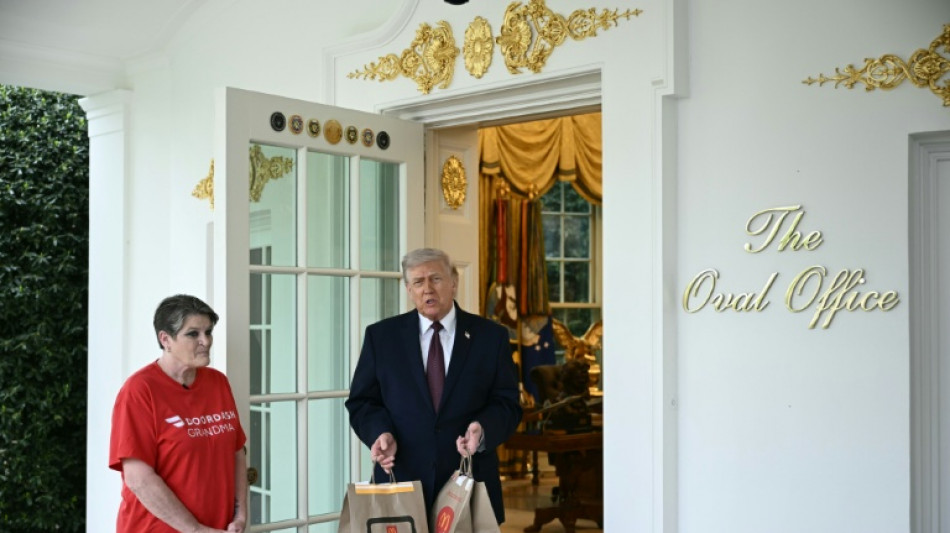 McDonald's, Ir&atilde; e papa: a coletiva de imprensa incomum de Trump