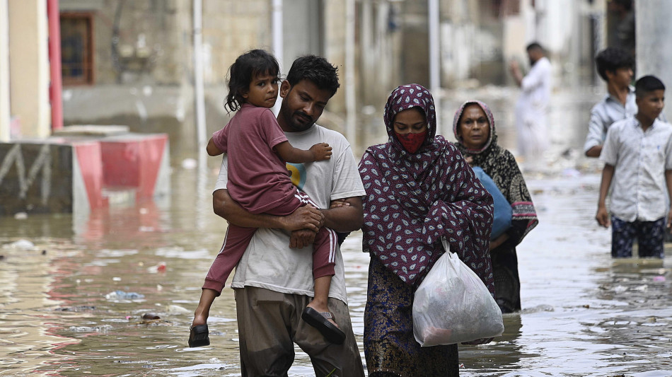 Piogge monsoniche in Pakistan, 41 morti in 24 ore