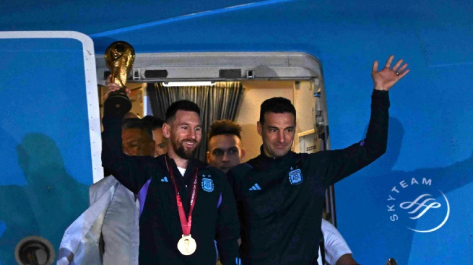 Argentine: liesse immense d&egrave;s l'arriv&eacute;e des champions du monde