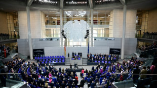 Wehrbeauftragter Otte legt Eid im Bundestag ab - Debatte über Wehrpflicht erwartet