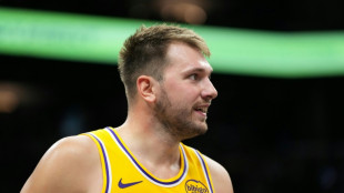 Los Lakers se asoman a la era Doncic en un inicio de temporada sin LeBron