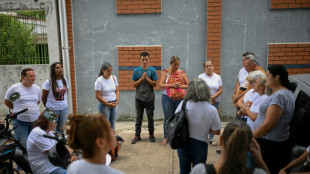Familiares de manifestantes detenidos en Venezuela exigen su libertad frente a una prisi&oacute;n