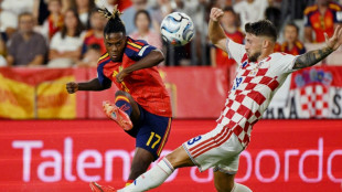 Williams leaves Spain camp with thigh knock