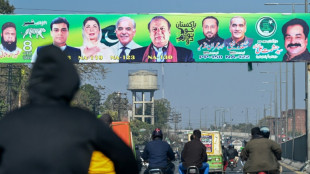 Afines del ex primer ministro preso lideran las elecciones en Pakist&aacute;n