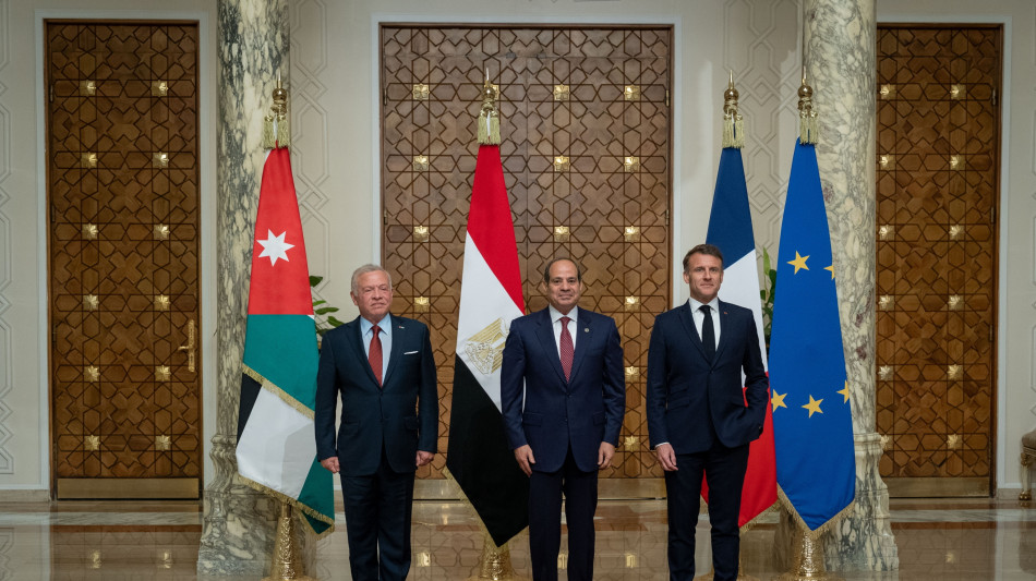 Macron con Sisi e re Abdallah, 'a Gaza governi l'Anp'