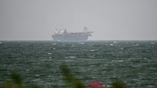 Oil extends gains and stocks fall on fresh Hormuz worries