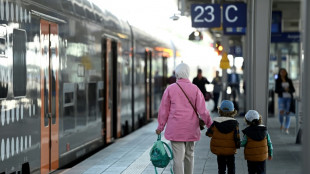 Rund 2000 Bahnreisende stranden an kleinem Bahnhof in Niedersachsen