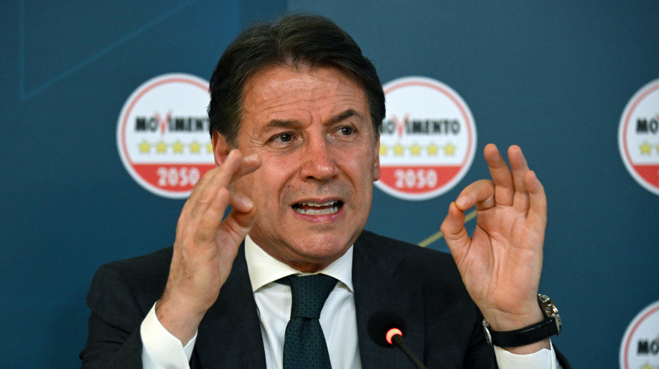 Conte, spero che i fischi a Meloni le facciano prendere contatto con la realt&agrave;