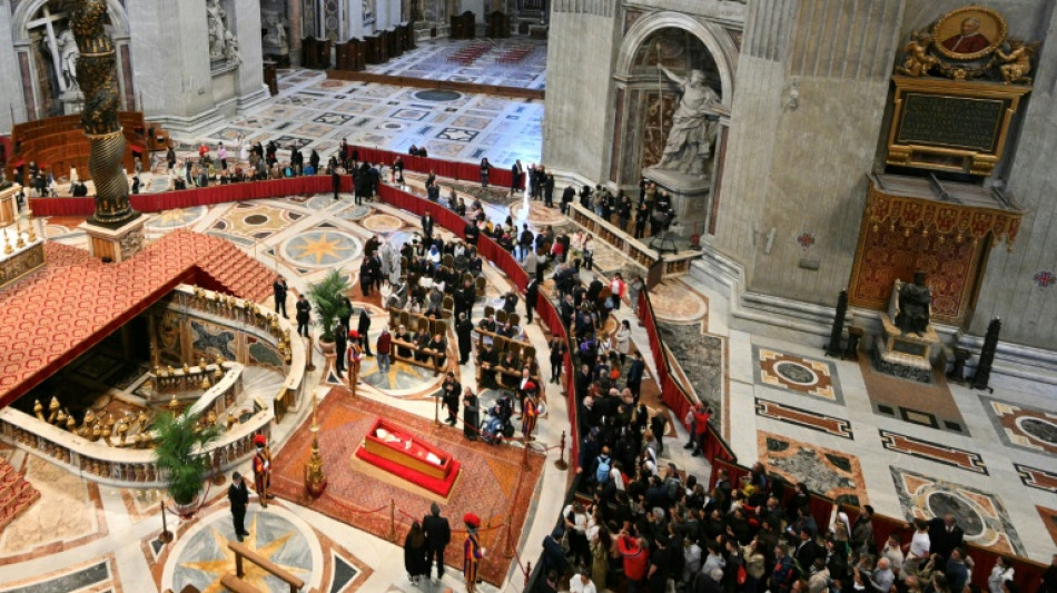 Más de 60.000 personas se despidieron del papa Francisco en la capilla ardiente