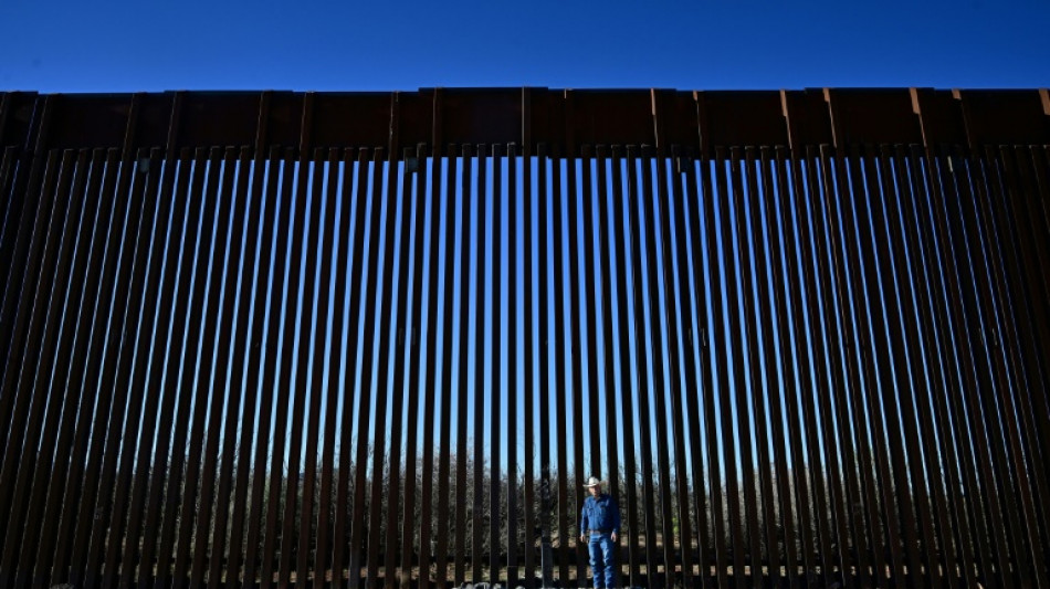 Rancheros en la frontera de EEUU se ven amenazados por la crisis migratoria