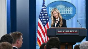 Nueva jefa de prensa de Trump minimiza el potencial de China porque carece de "ba&ntilde;os adecuados"