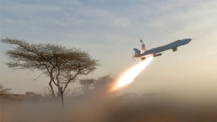 Ataques hut&iacute;es dejan 11 muertos en Yemen y golpean una refiner&iacute;a saudita