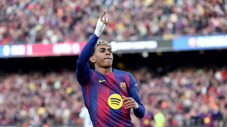 Bar&ccedil;a vence Alav&eacute;s (3-1) de virada e assume lideran&ccedil;a provis&oacute;ria do Espanhol