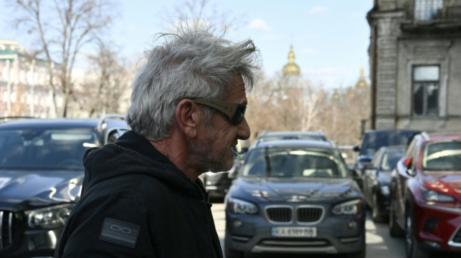 L'acteur am&eacute;ricain Sean Penn, laur&eacute;at d'un Oscar, a rencontr&eacute; Zelensky &agrave; Kiev