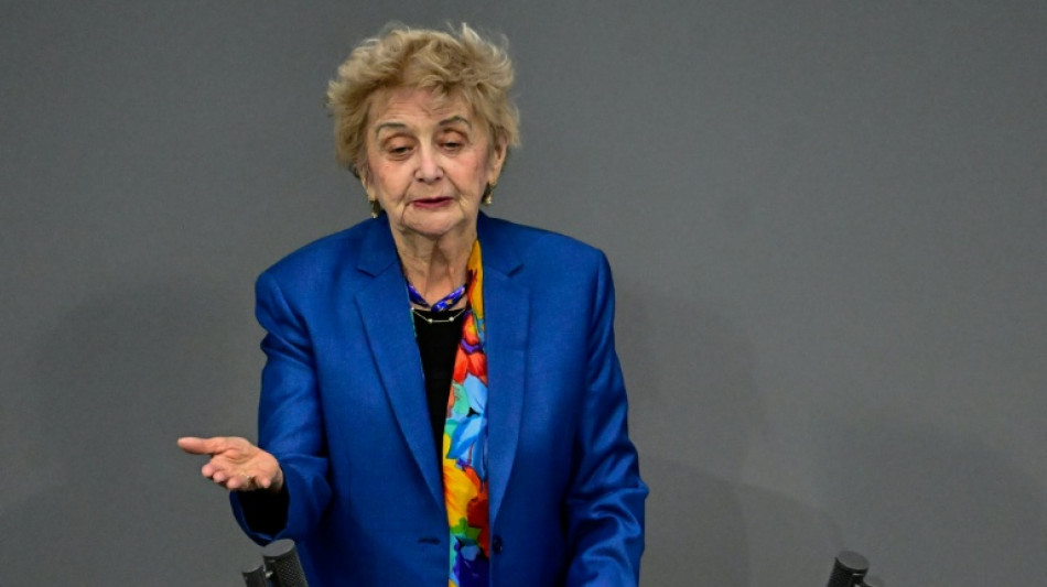 Uma das &uacute;ltimas sobreviventes do Holocausto alerta para ressurgimento do antissemitismo