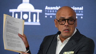 Gonz&aacute;lez dice que acat&oacute; bajo "coacci&oacute;n" reelecci&oacute;n de Maduro para salir de Venezuela