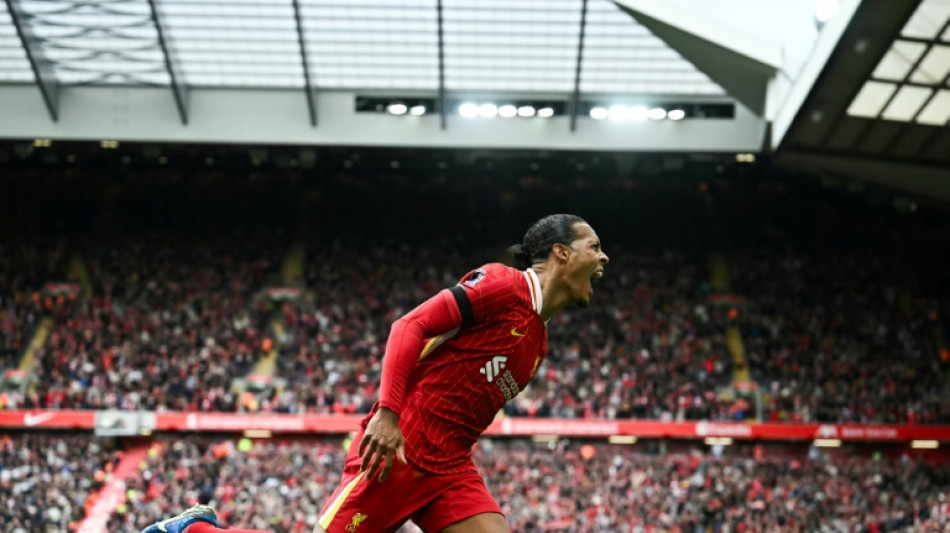 Anfield na expectativa para coroar o Liverpool como campeão inglês
