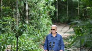 Desde la Amazon&iacute;a, Biden llama a proteger la selva y desaf&iacute;a a Trump