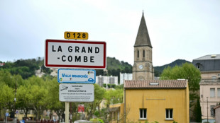 Tödlicher Angriff in französischer Moschee: Mutmaßlicher Täter stellt sich