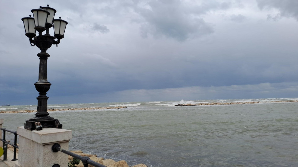 Italia divisa in due tra l'alta pressione e un insidioso vortice