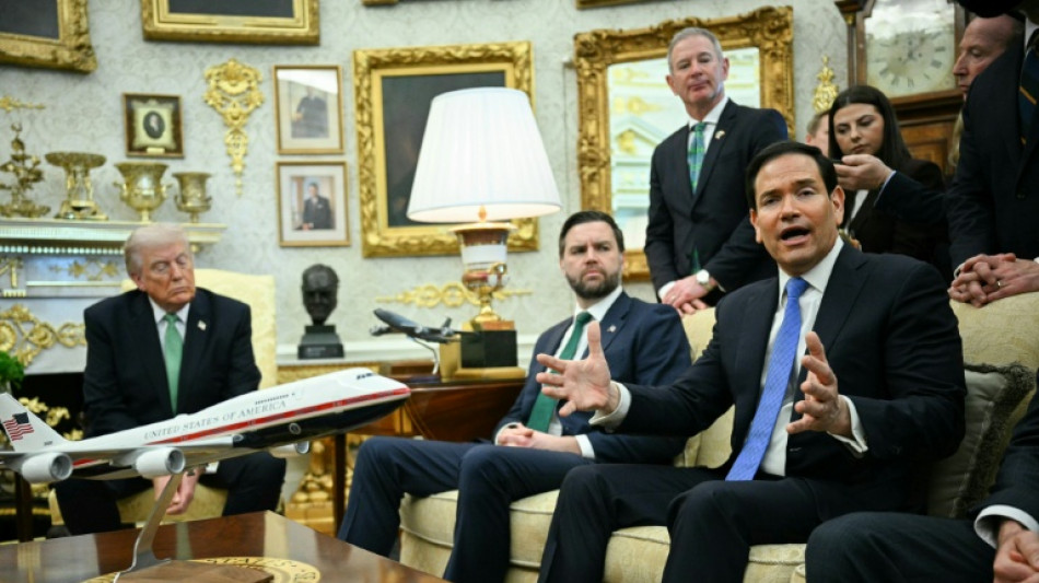 EUA aumenta press&atilde;o sobre Cuba, que restabelece eletricidade ap&oacute;s apag&atilde;o