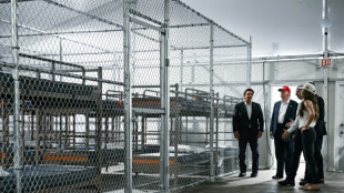 Trump visite l'"Alcatraz des alligators", nouveau centre de rétention pour migrants en Floride