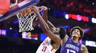 NBA: Embiid claque 53 points pour les Sixers, les Pelicans battent &agrave; nouveau les Suns
