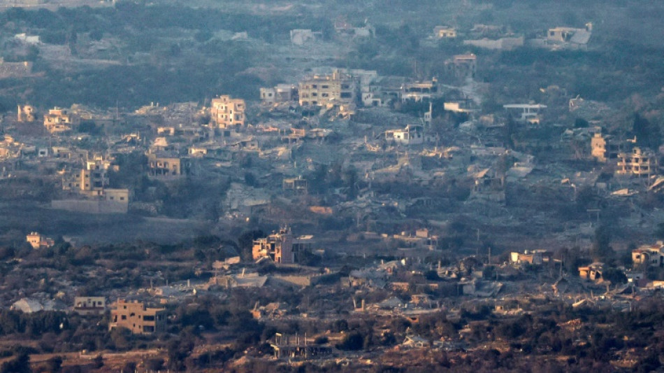 Los desplazados del sur de L&iacute;bano se enteran por internet de que sus casas fueron dinamitadas por Israel