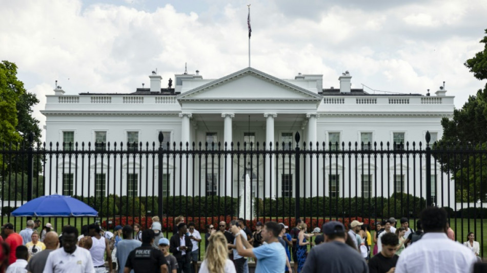 Votantes dem&oacute;cratas, divididos y ansiosos tras retirada de candidatura de Biden