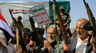 Un buque con pabell&oacute;n de Singapur es "alcanzado" por proyectiles frente a las costas de Yemen, seg&uacute;n una empresa de seguridad