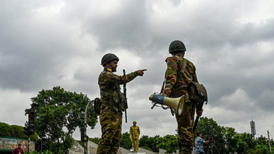La polic&iacute;a dispara contra los manifestantes en Banglad&eacute;s, el ej&eacute;rcito desplegado