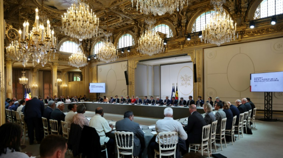 Indépendantistes et loyalistes signent un accord actant un "Etat de la Nouvelle-Calédonie"