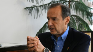 El exmandatario boliviano Quiroga aventaja a su rival Paz de cara al balotaje, según una encuesta