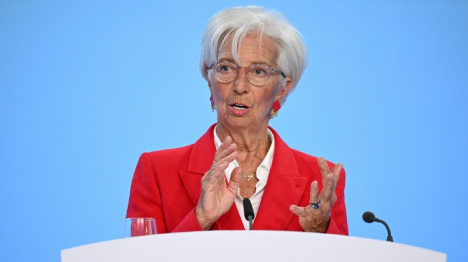 France: "tous les risques de chute de gouvernement en zone euro sont préoccupants", selon Christine Lagarde 
