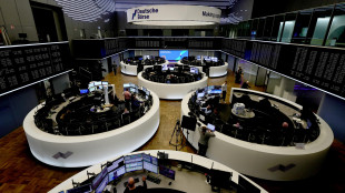 Borsa: Europa in calo, tiene Londra sulla parit&agrave;