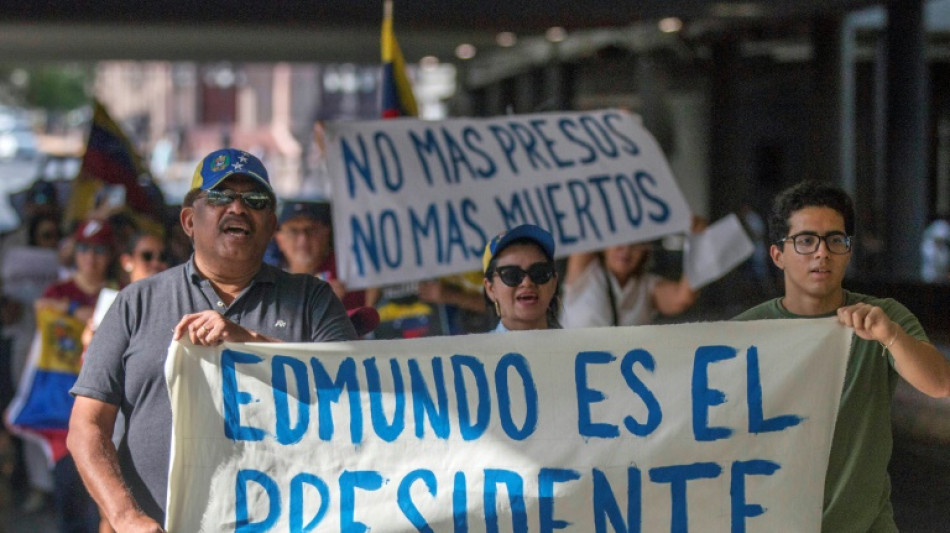 La oposici&oacute;n llama a movilizarse en Venezuela y el "mundo" tras la controversial elecci&oacute;n