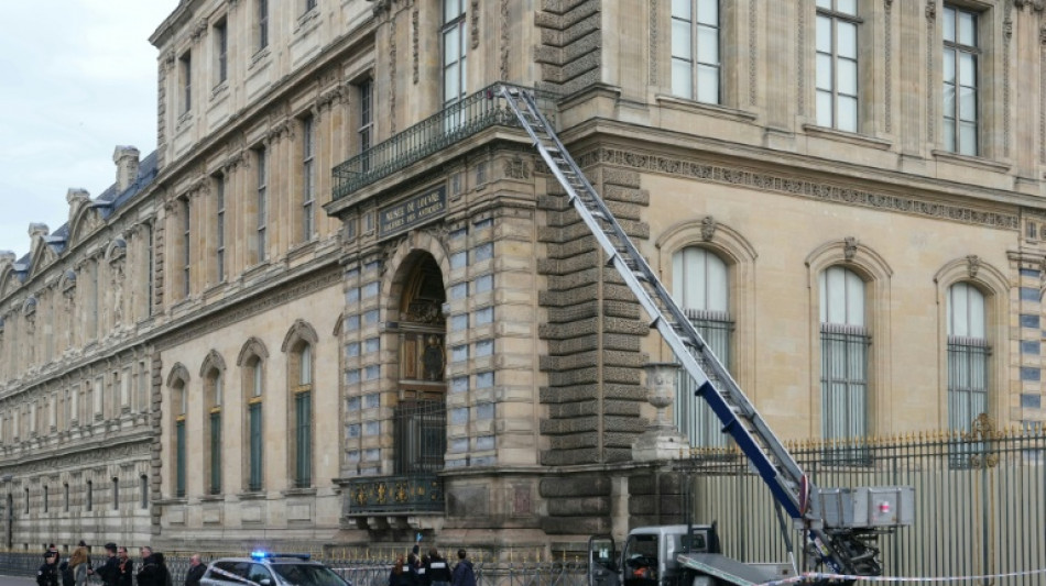 Kronjuwelen-Diebstahl im Louvre: Vierter Tatverdächtiger ist 39 und vorbestraft