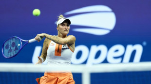 Vondrousova desiste do US Open por lesão e Sabalenka avança à semifinal sem jogar